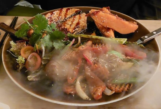 GEGRILLTE TINTENFISCH MIT KNOBLAUCH